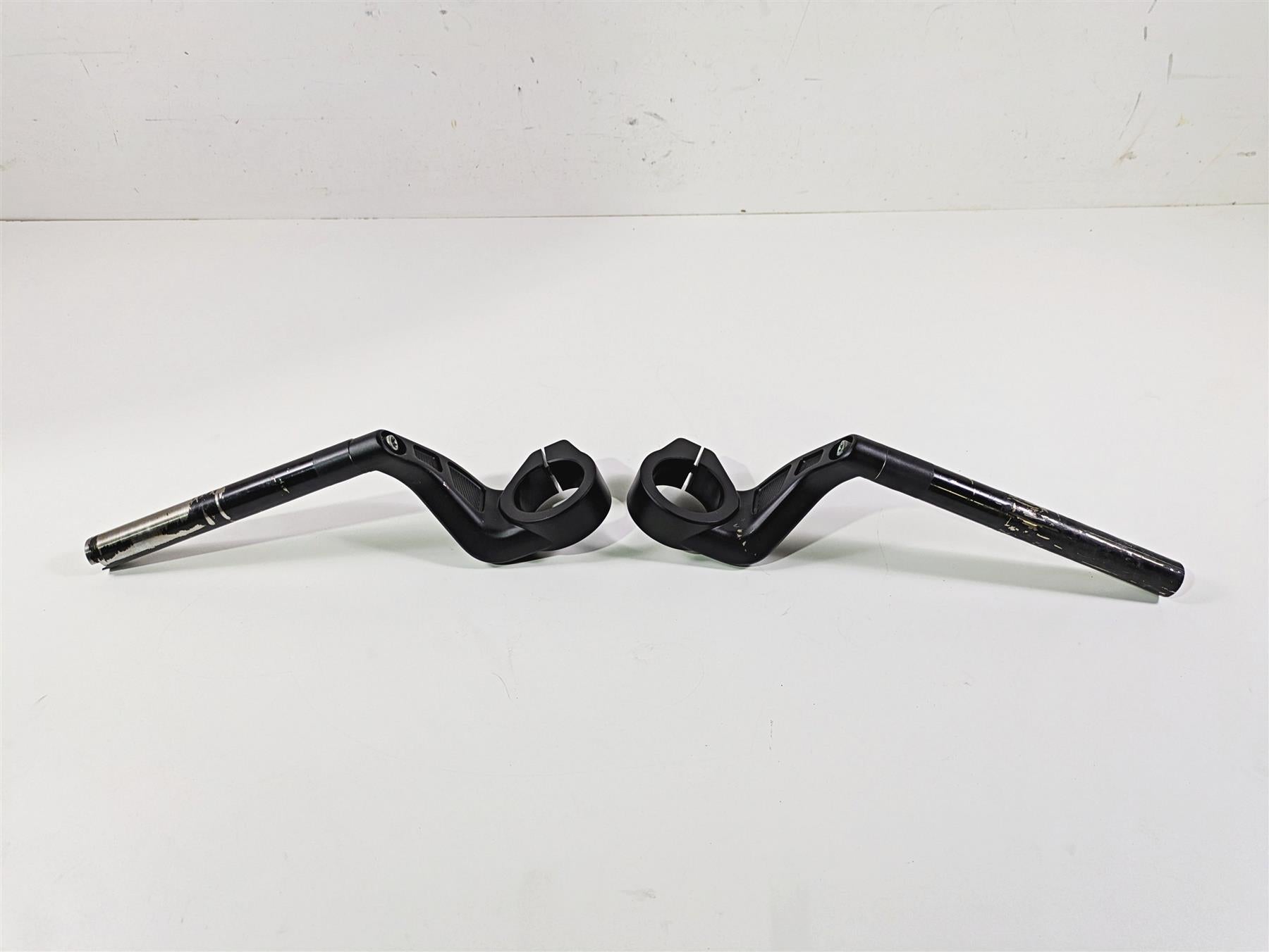 2019 Harley Softail FXDR 114 Clip On Left Right Handlebar Set 55900132 55900131 {{ shop.shopifyCountryName }} - Mototech271