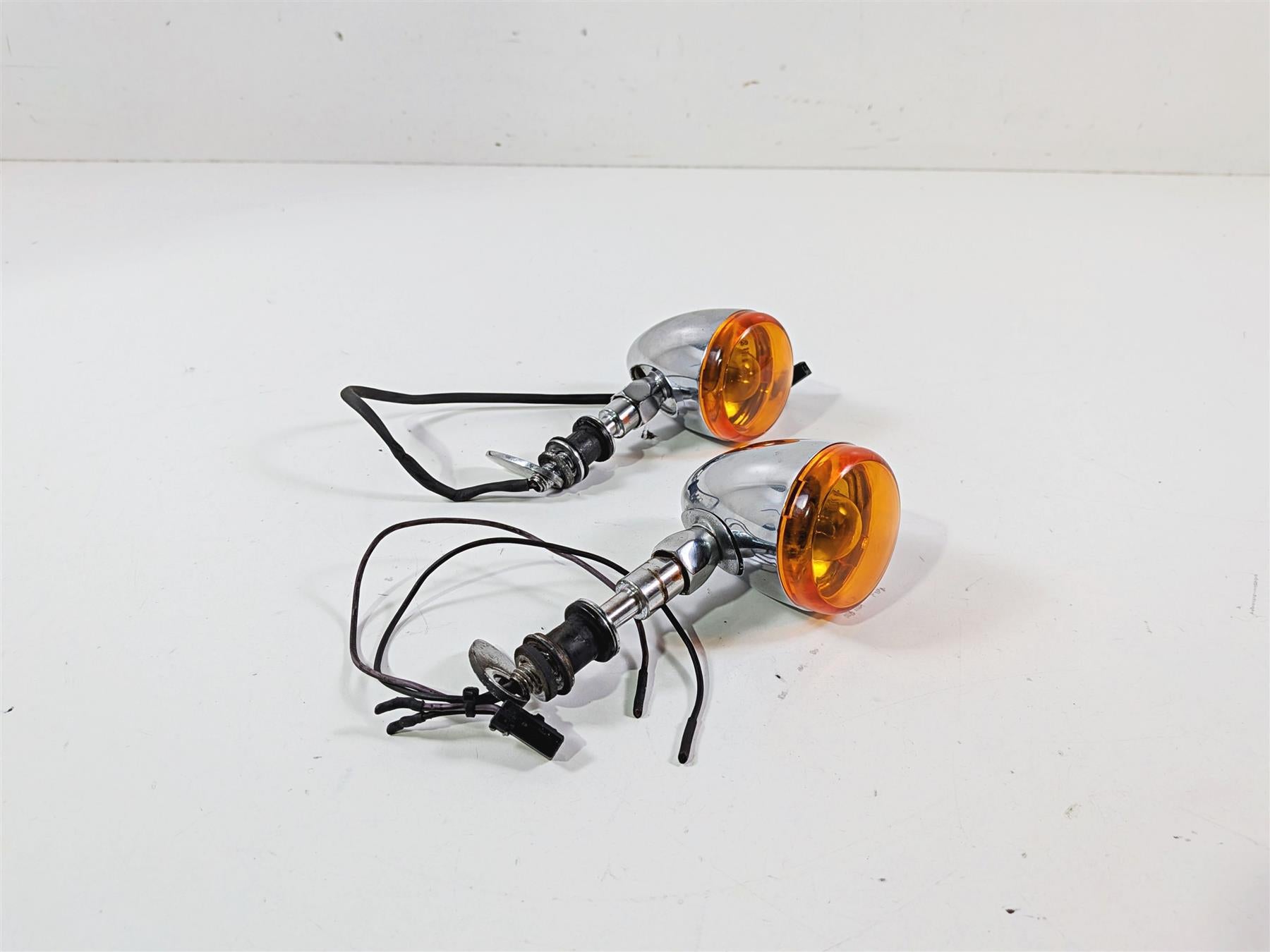 2007 Harley Dyna FXDB Street Bob Rear Blinker Turn Signal Set - Read 68977-00 {{ shop.shopifyCountryName }} - Mototech271