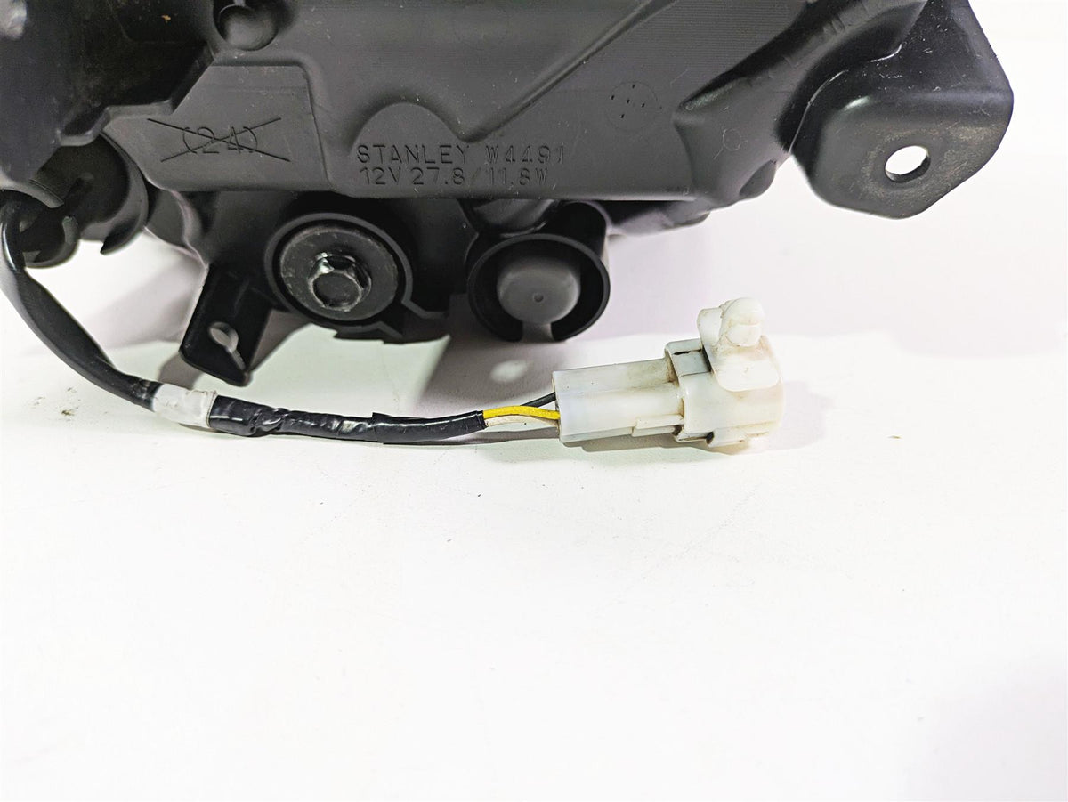 2023 Suzuki GSX1300 RR Hayabusa Headlight Head Light Lamp - Read 35100-10L00 {{ shop.shopifyCountryName }} - Mototech271