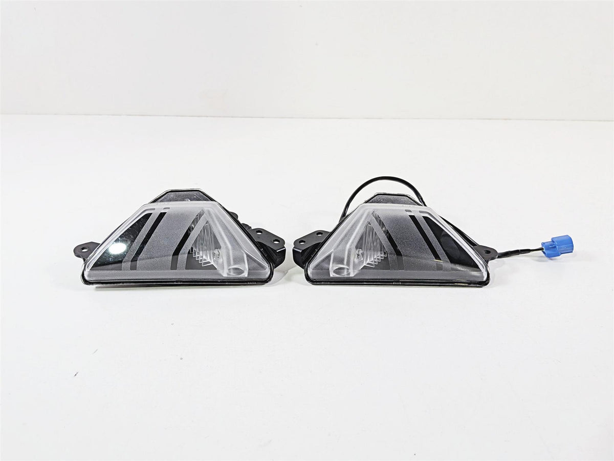 2024 Kawasaki EX500 Ninja 40th An. Front Blinker Turn Signal Set 23040-0157 {{ shop.shopifyCountryName }} - Mototech271