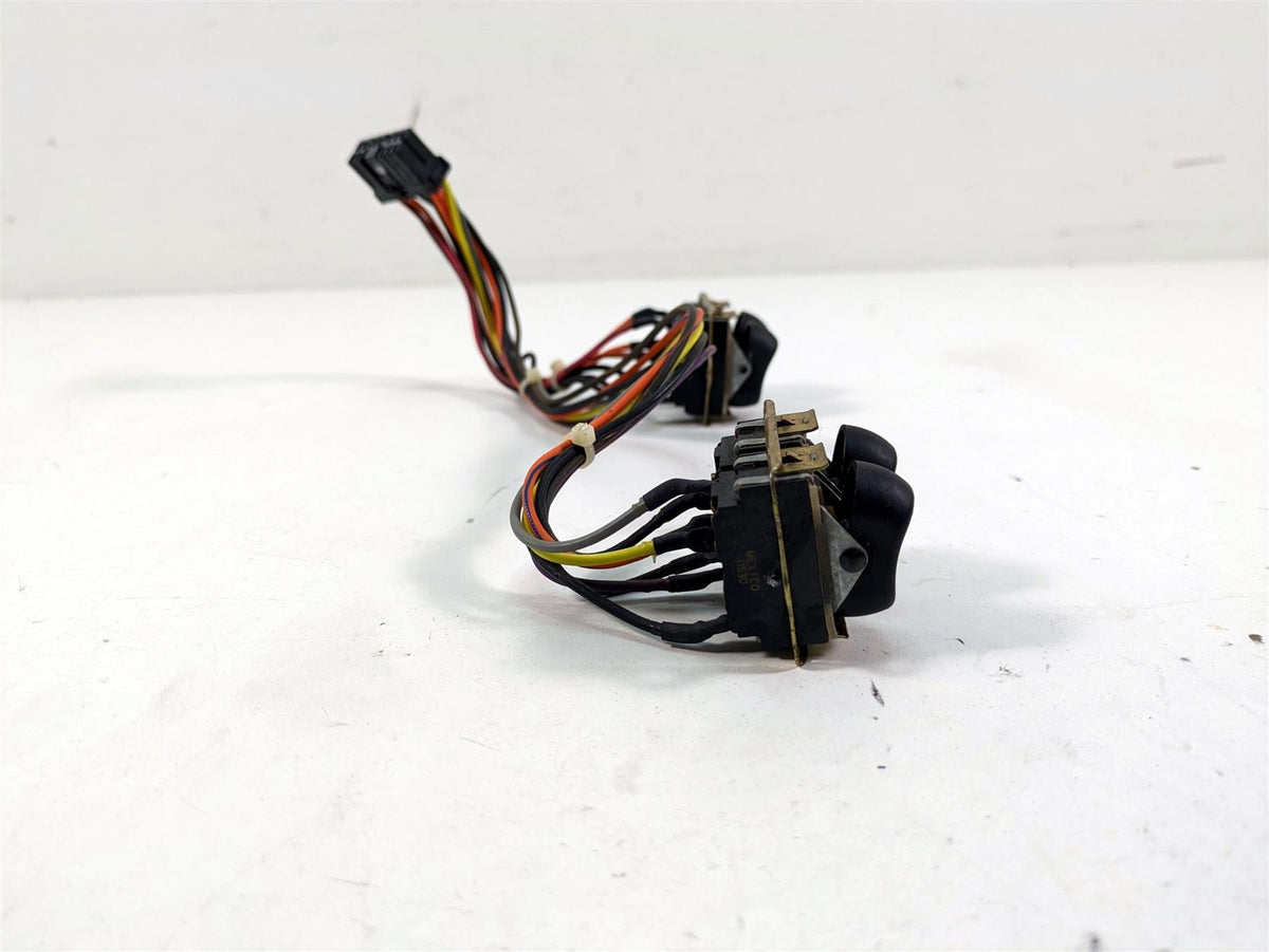 2006 Harley Touring FLHTCUI Electra Glide Auxiliary Switches Set 70279-98 {{ shop.shopifyCountryName }} - Mototech271