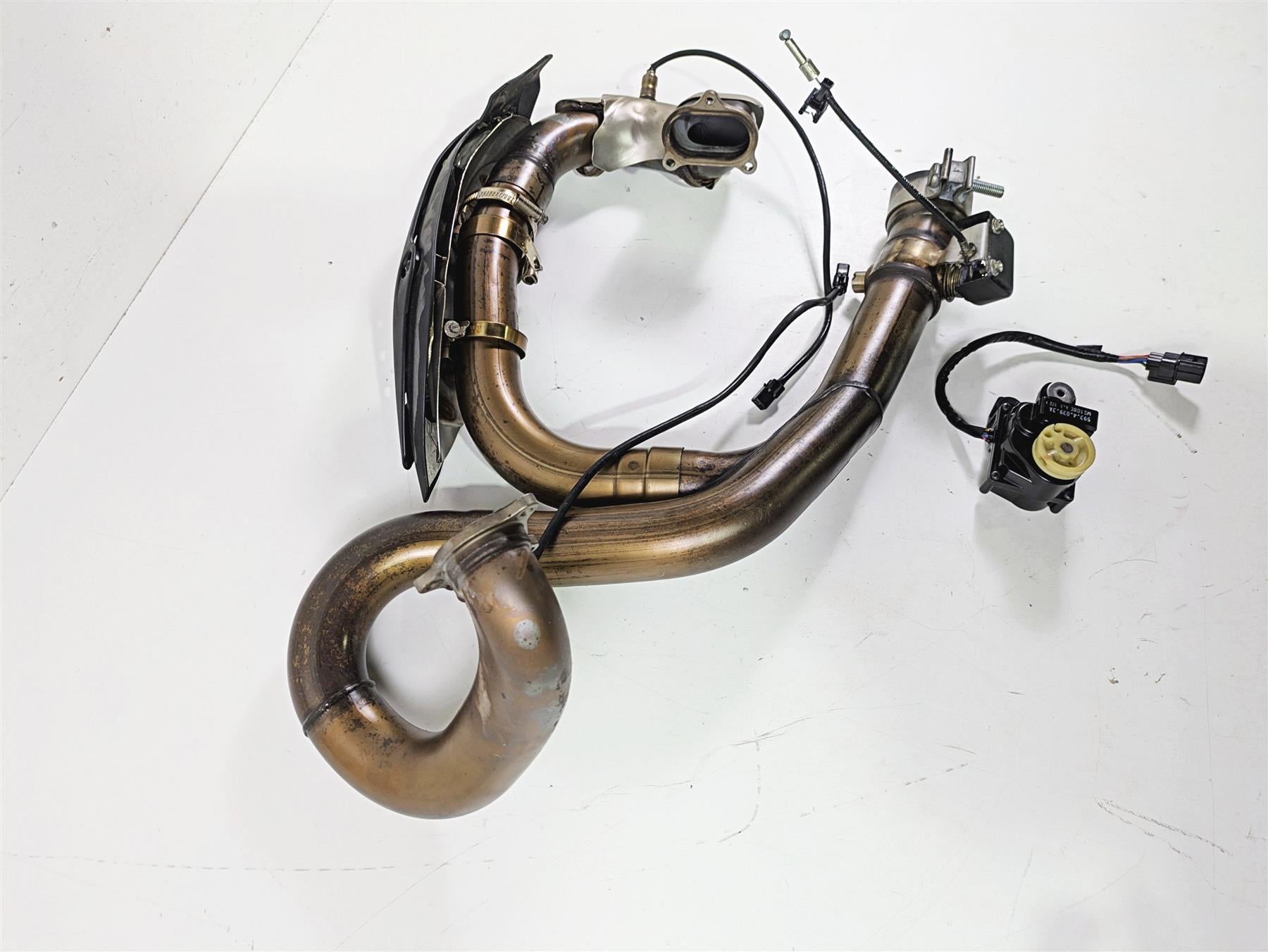 2016 Ducati Monster 1200 S Exhaust Header & Servo Motor 57211632A 59340393A {{ shop.shopifyCountryName }} - Mototech271