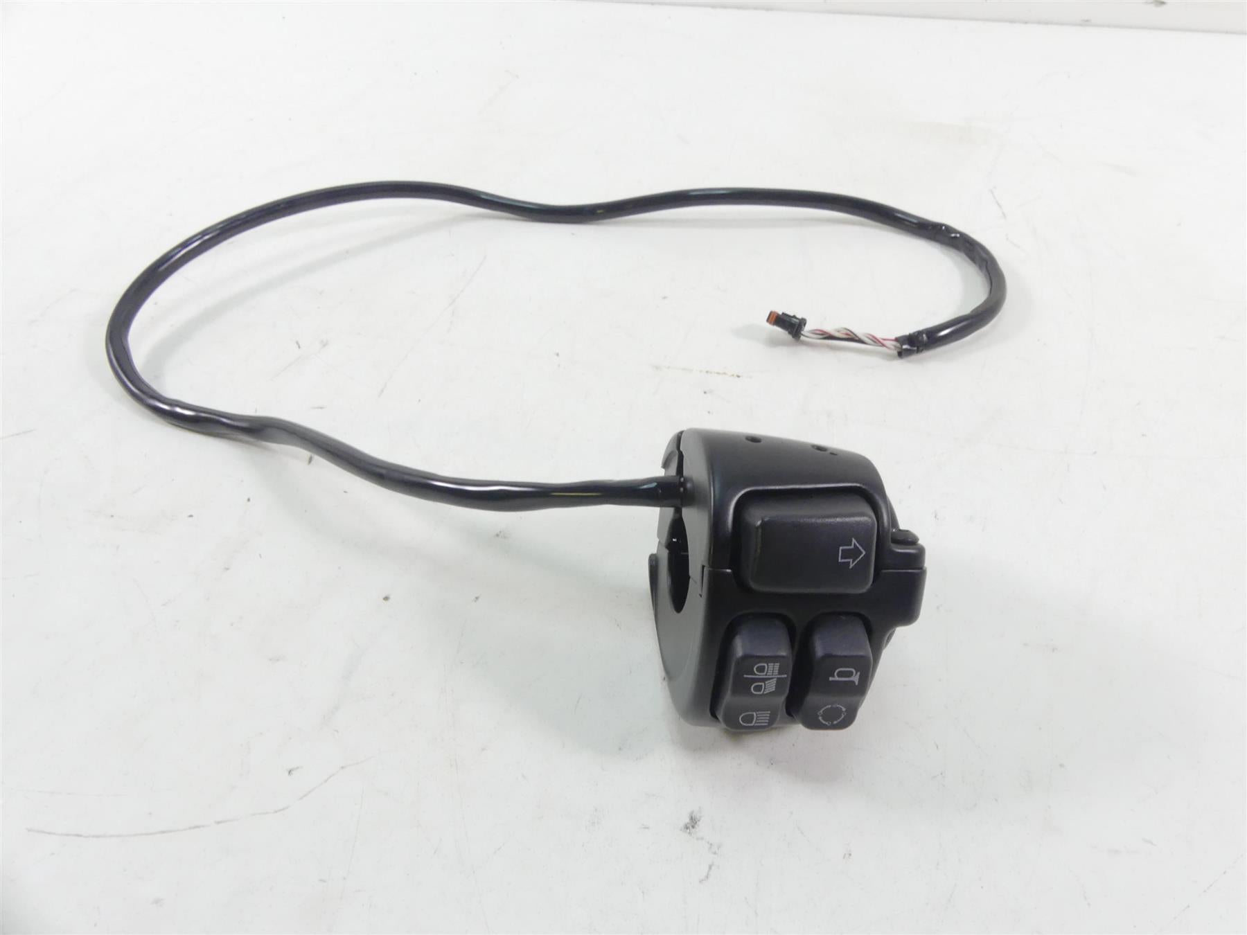 2019 Harley XL883 N Sportster Iron Left Hand Light Control Switch 71500117A {{ shop.shopifyCountryName }} - Mototech271