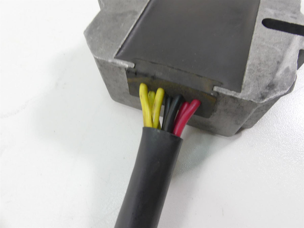2006 Triumph Daytona 675 Rectifier Voltage Regulator T1304040 {{ shop.shopifyCountryName }} - Mototech271