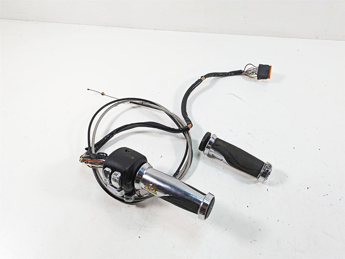2005 Harley Touring FLHTCUI Electra Glide Right Control Switch - Read 71589-96 {{ shop.shopifyCountryName }} - Mototech271