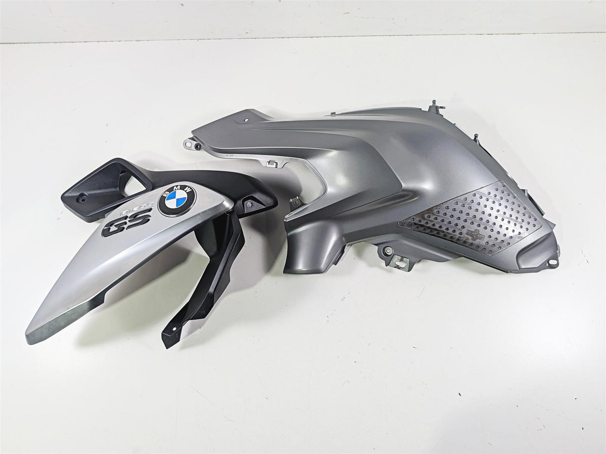 2016 BMW R1200 GS K50 Left Tank Side Main Fairing Emblem Set 46638533679 {{ shop.shopifyCountryName }} - Mototech271