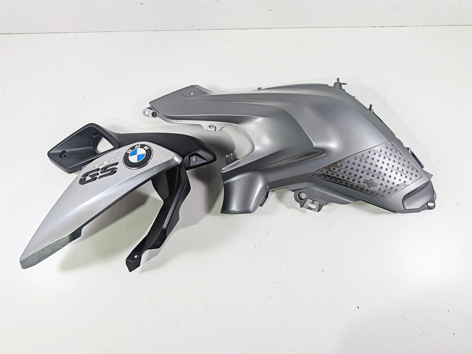 2016 BMW R1200 GS K50 Left Tank Side Main Fairing Emblem Set 46638533679 {{ shop.shopifyCountryName }} - Mototech271