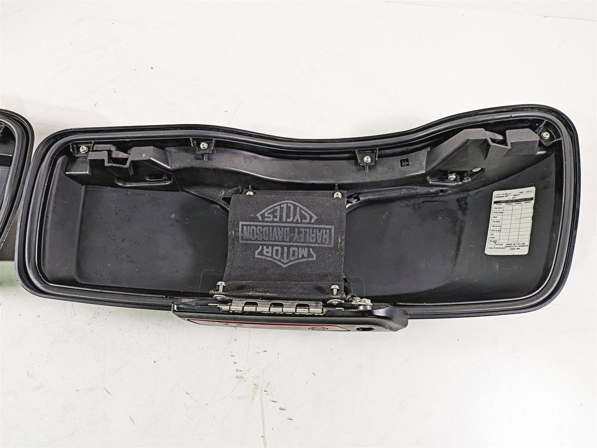 2017 Harley Touring FLTRXS Road Glide Left Right Saddlebag Lid Set Key 90200411 {{ shop.shopifyCountryName }} - Mototech271