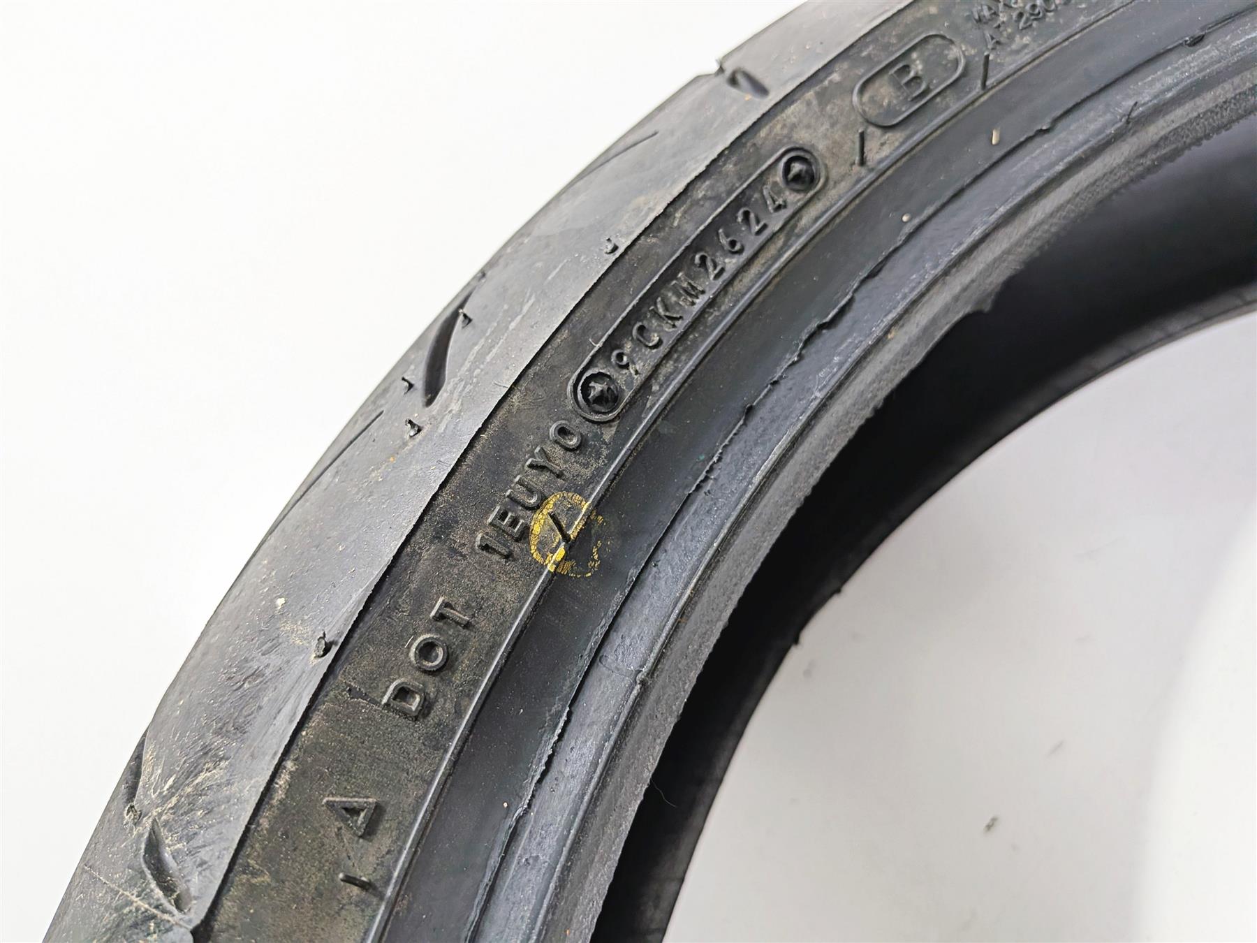 Used Front Motorcycle Tire Dunlop Sportmax Roadsport 2 120/70-R17 58W DOT2624 45238704-Mototech271