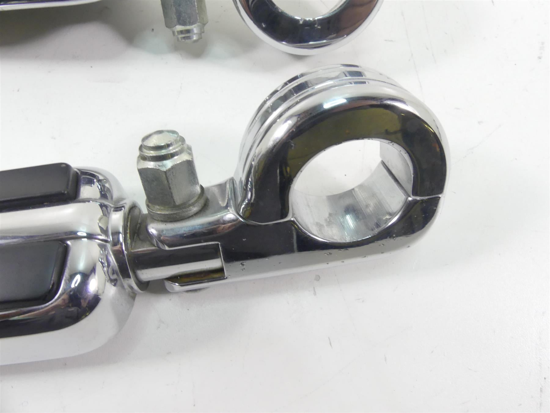2009 Harley FLHTCU SE4 CVO E-Glide Oem Highway Footpeg Foot Peg Set 50988-02A {{ shop.shopifyCountryName }} - Mototech271