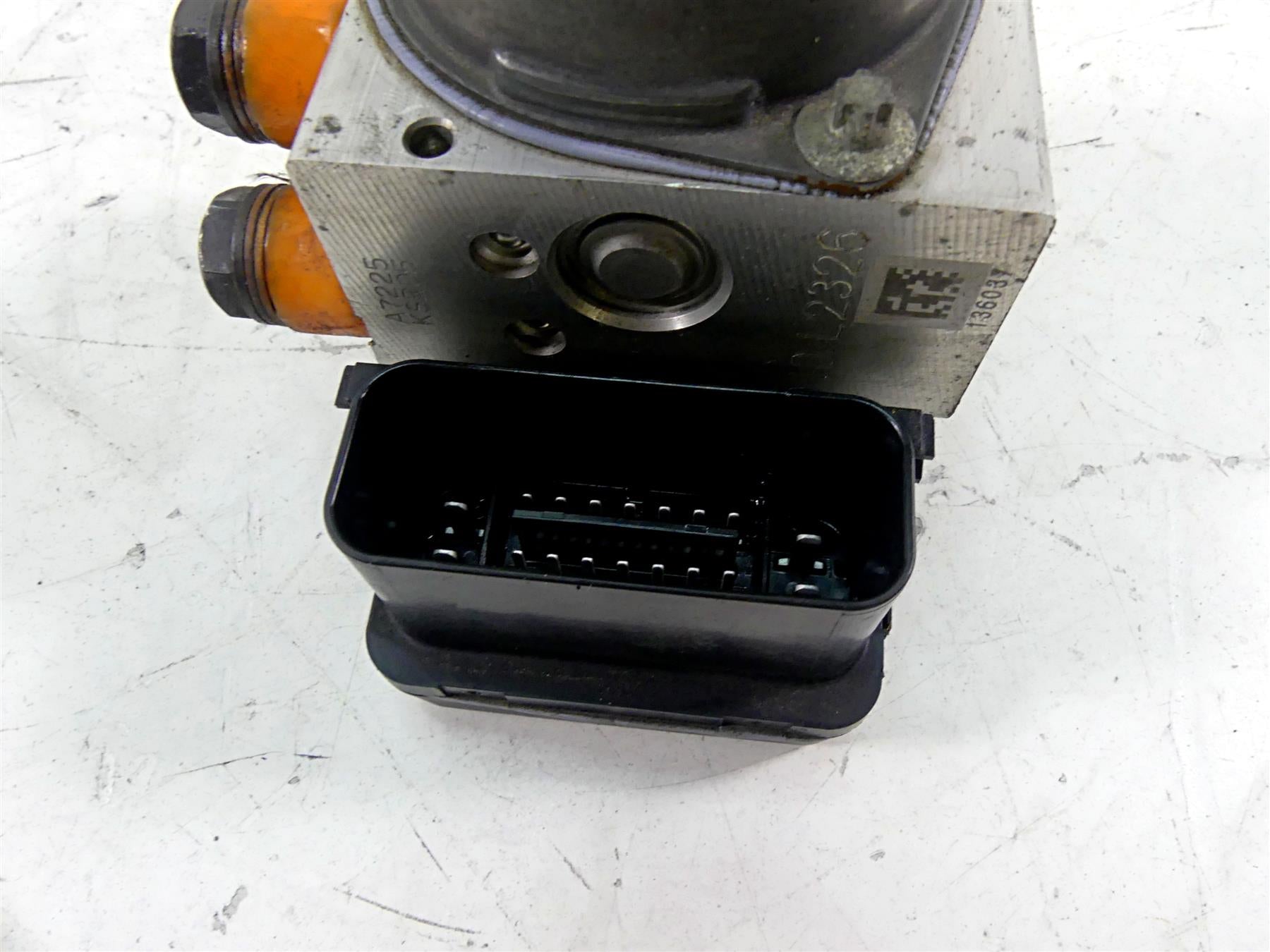 2013 Ducati Diavel Red Abs Brake Pump Module Unit 542a0284A {{ shop.shopifyCountryName }} - Mototech271