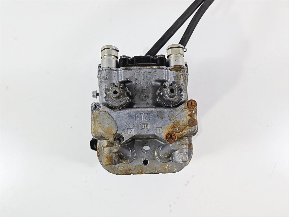 2002 BMW K1200LT 89V3 Integral Abs Control Module Pump -READ 34517728205 {{ shop.shopifyCountryName }} - Mototech271