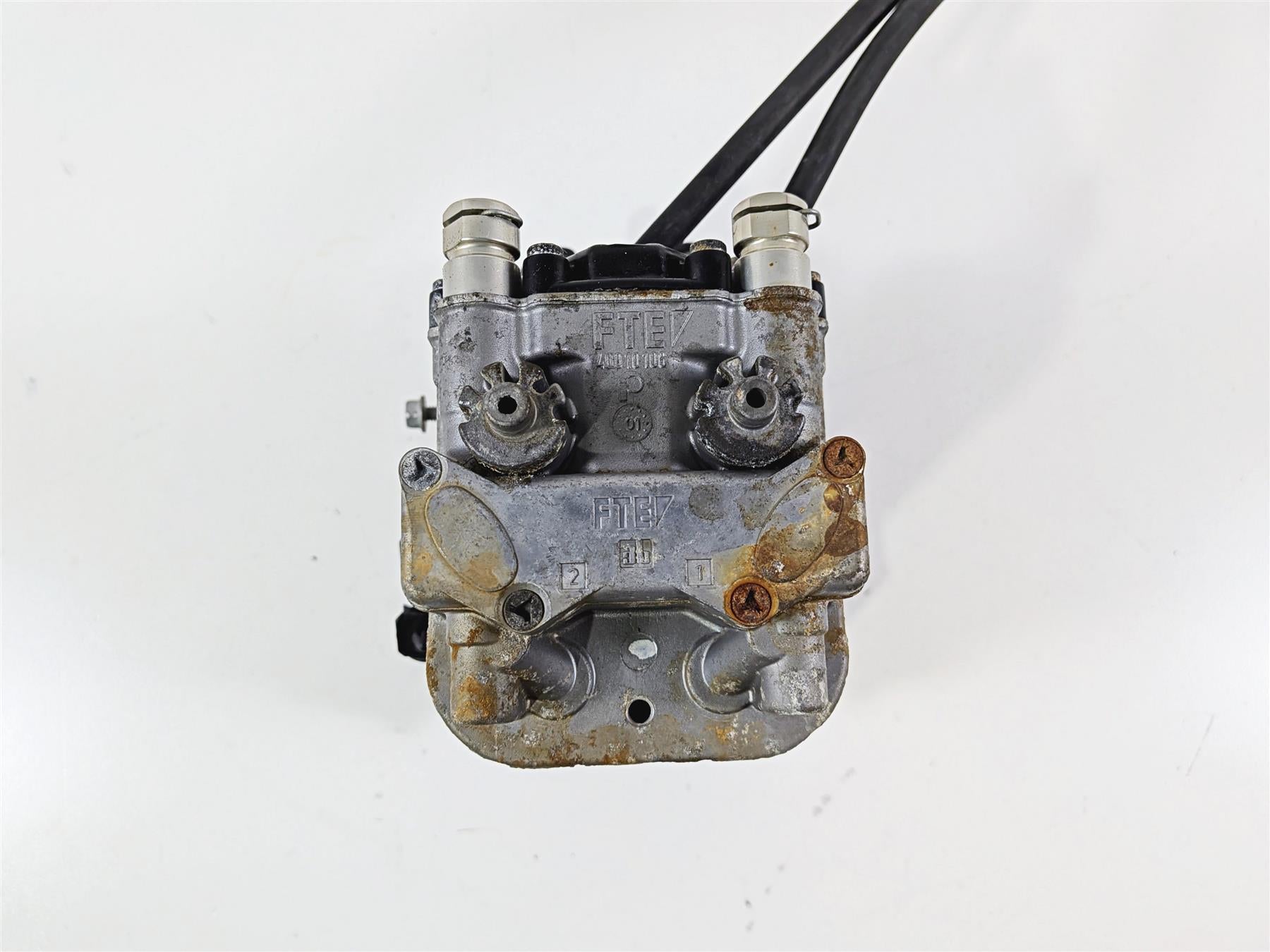 2002 BMW K1200LT 89V3 Integral Abs Control Module Pump -READ 34517728205 {{ shop.shopifyCountryName }} - Mototech271