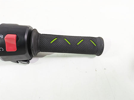 2021 Kawasaki Z900 ZR900 Right Hand Control Switch Throttle Grip Set 46091-0500 {{ shop.shopifyCountryName }} - Mototech271