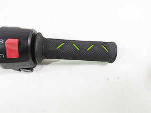 2021 Kawasaki Z900 ZR900 Right Hand Control Switch Throttle Grip Set 46091-0500