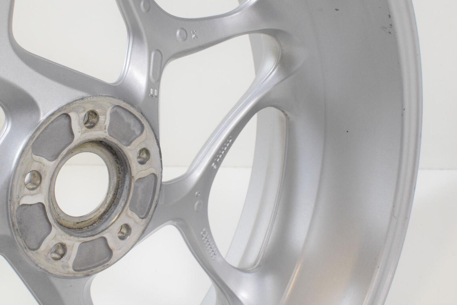 2009 BMW F800 ST K71 Rear Wheel Rim DENT 5.5x17 36317684724 {{ shop.shopifyCountryName }} - Mototech271
