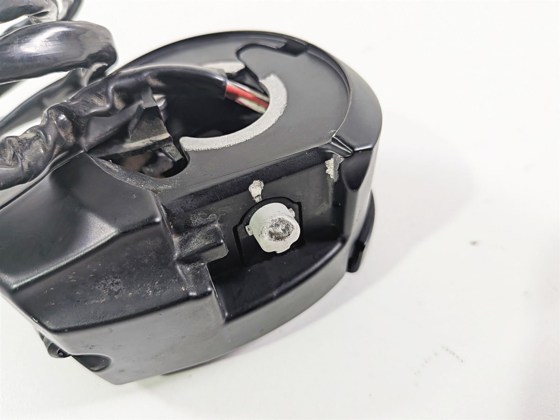 2020 Harley Touring FLTRK Road Glide Left Hand Control Switch - No Tc 71500128B {{ shop.shopifyCountryName }} - Mototech271