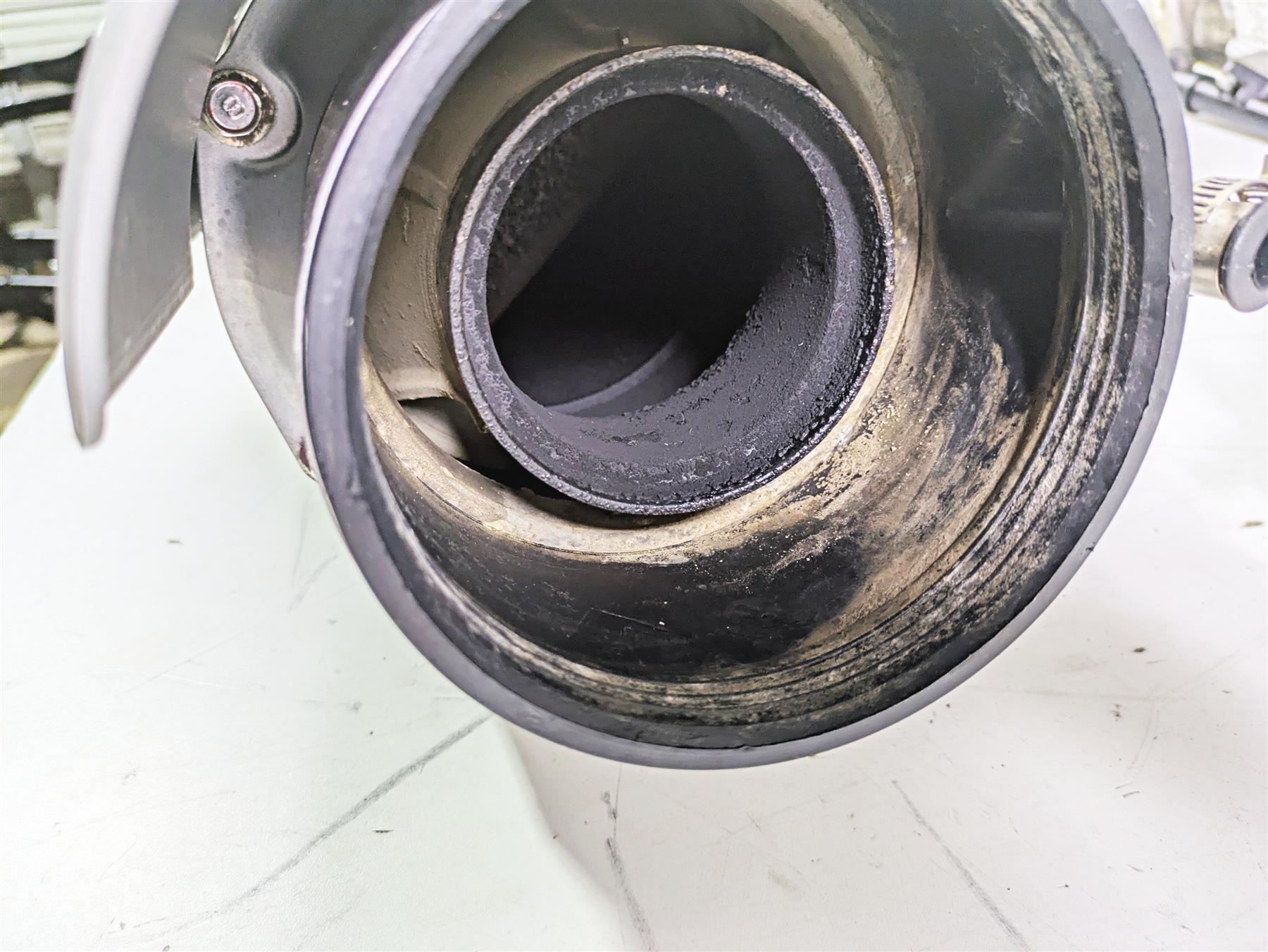 2006 Yamaha GP1300R Waverunner Full Exhaust Header Chamber Set 68N-41123-00-94 {{ shop.shopifyCountryName }} - Mototech271