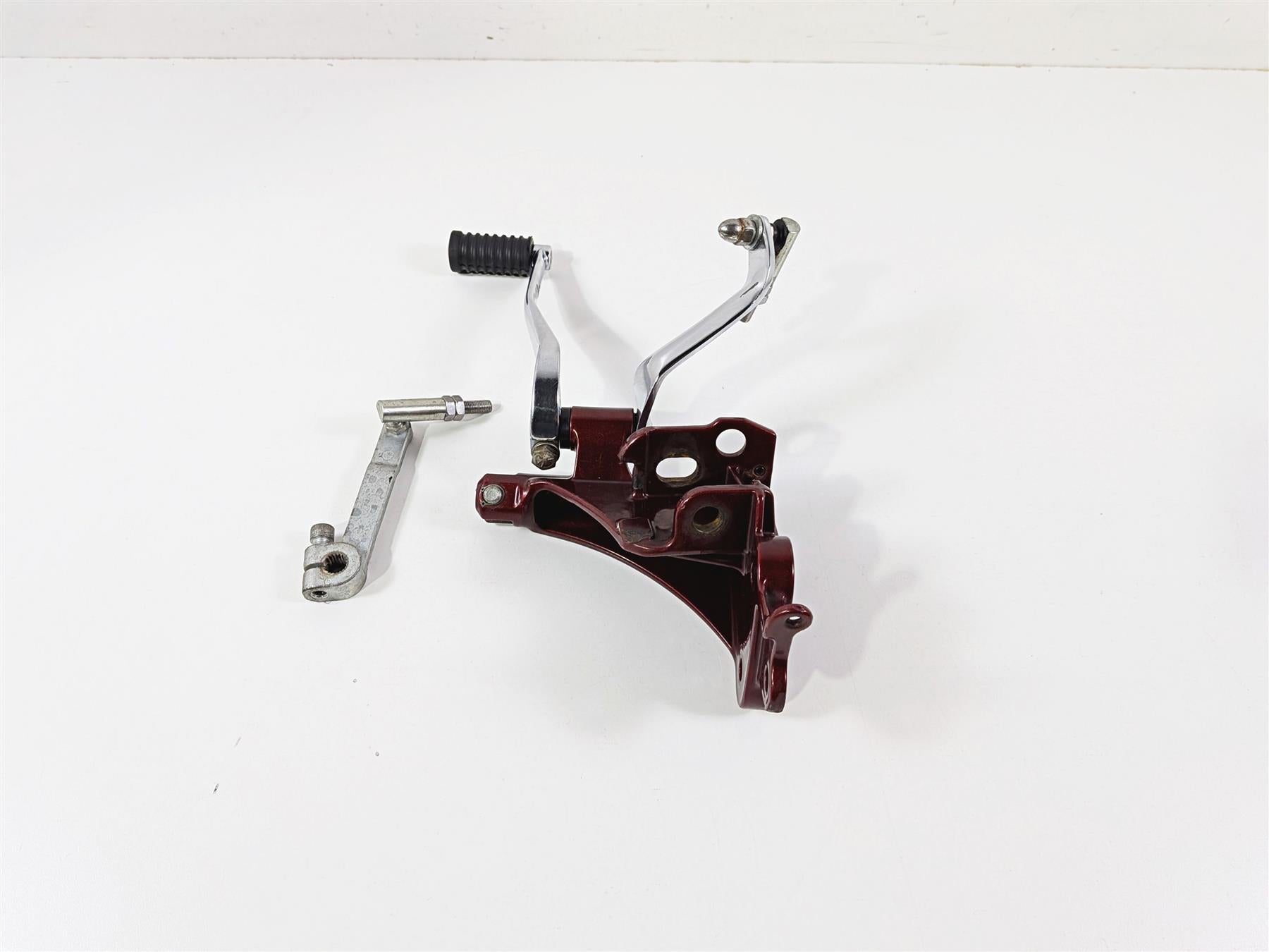 2009 Harley FXCWC Softail Rocker Left Front Footpeg Mount & Shifter 33751-08COZ {{ shop.shopifyCountryName }} - Mototech271