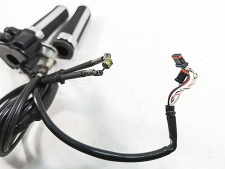2012 Harley FLD Dyna Switchback Right Control Switch Throttle Grip Set 72948-12 {{ shop.shopifyCountryName }} - Mototech271