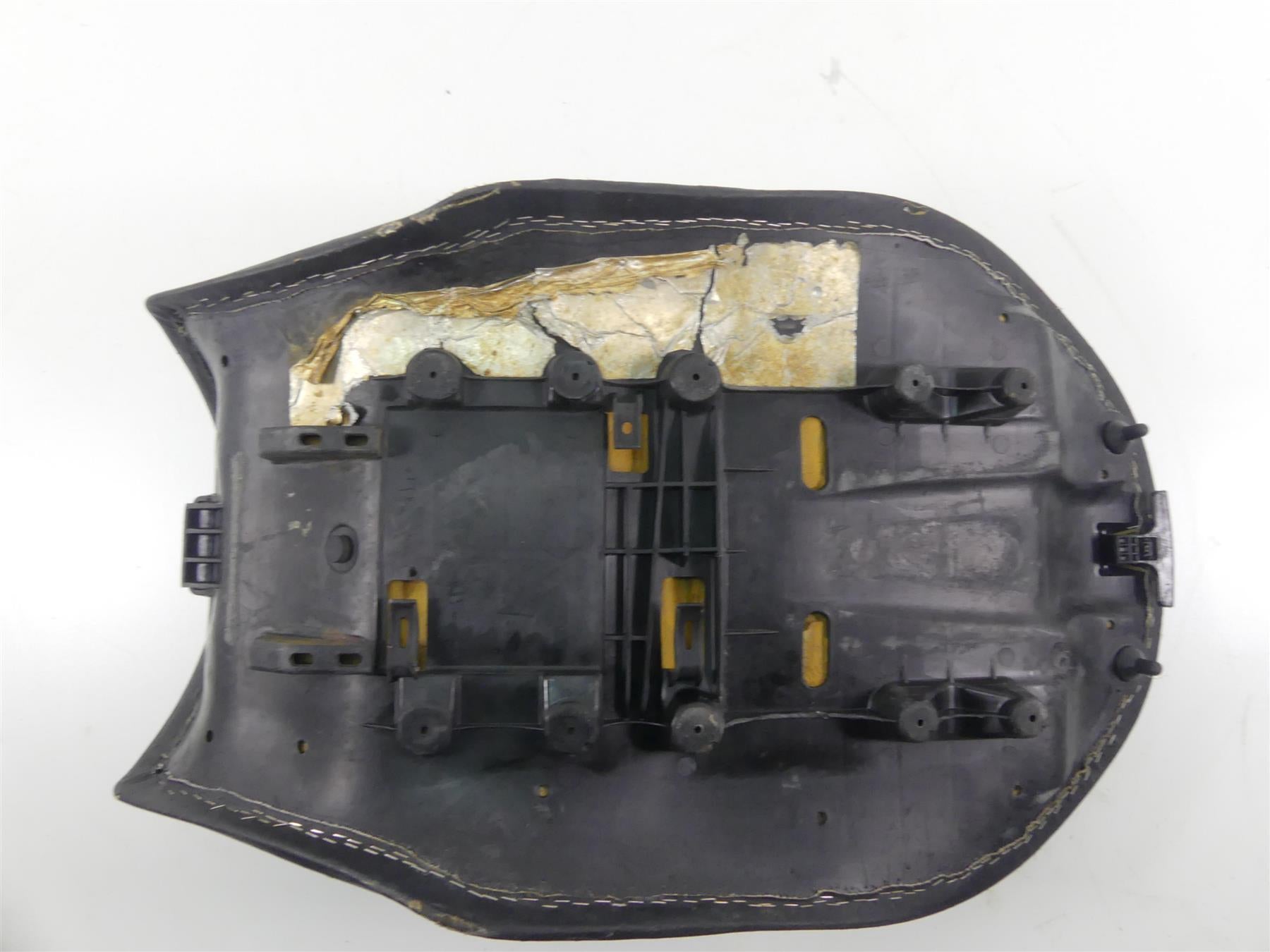 2014 Can Am Renegade 1000 STD Seat Saddle Cracks in Cover 715500356 708002486 {{ shop.shopifyCountryName }} - Mototech271