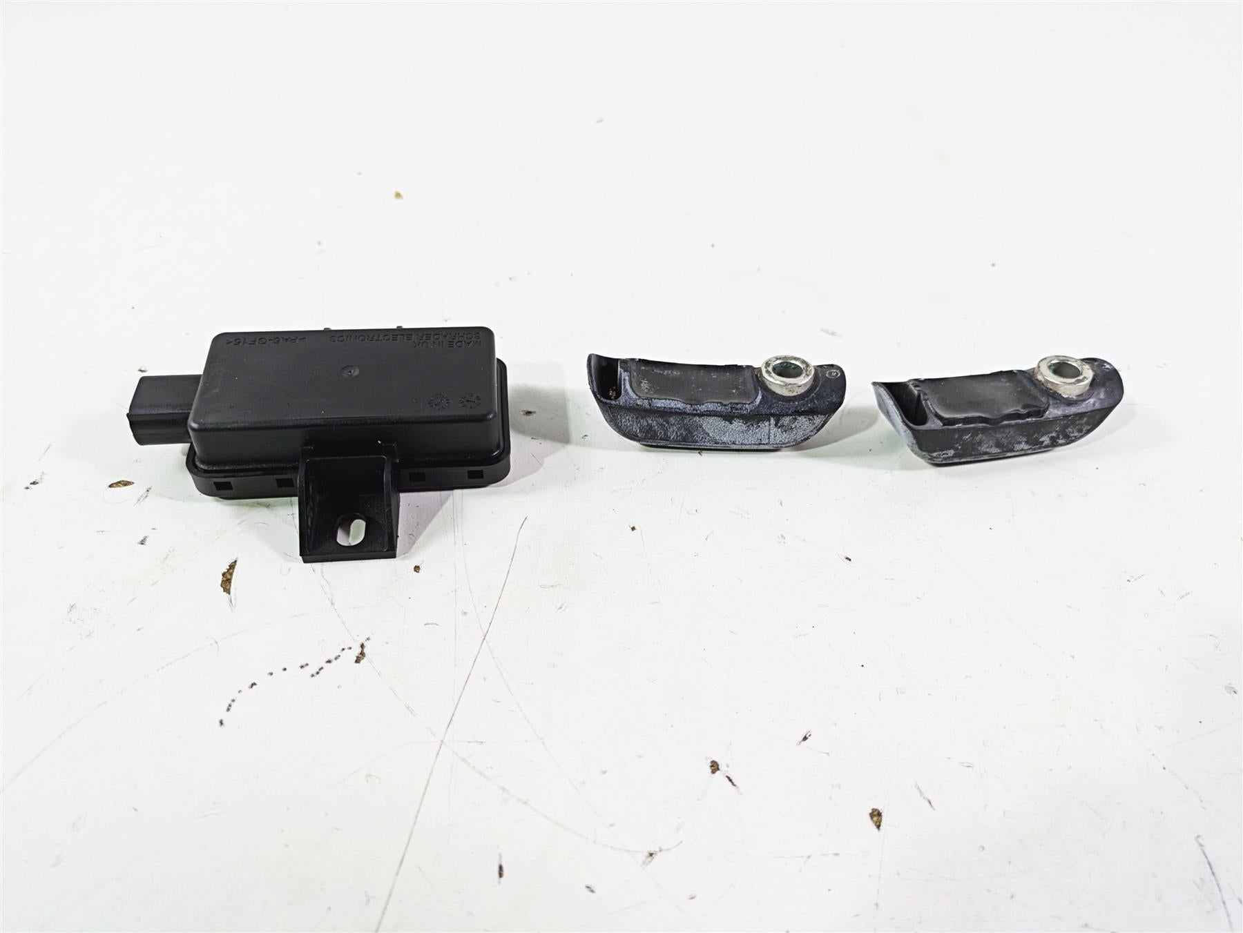 2018 BMW R1200GS GSW K50 Rdc Sensor Module & Tire Sensors 65758546222 {{ shop.shopifyCountryName }} - Mototech271