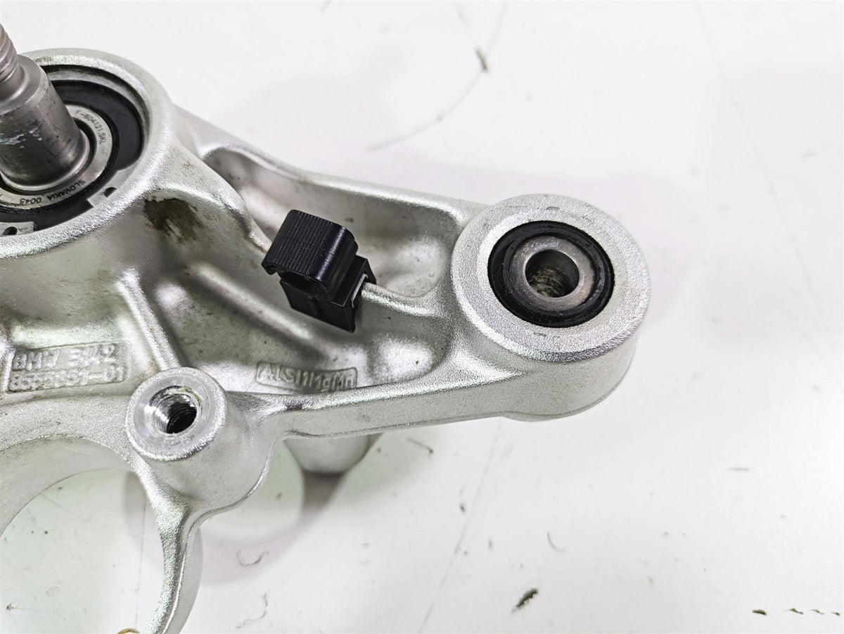 2018 BMW R1200GS GSW K50 Upper Triple Tree Steering Clamp 31428555849 {{ shop.shopifyCountryName }} - Mototech271