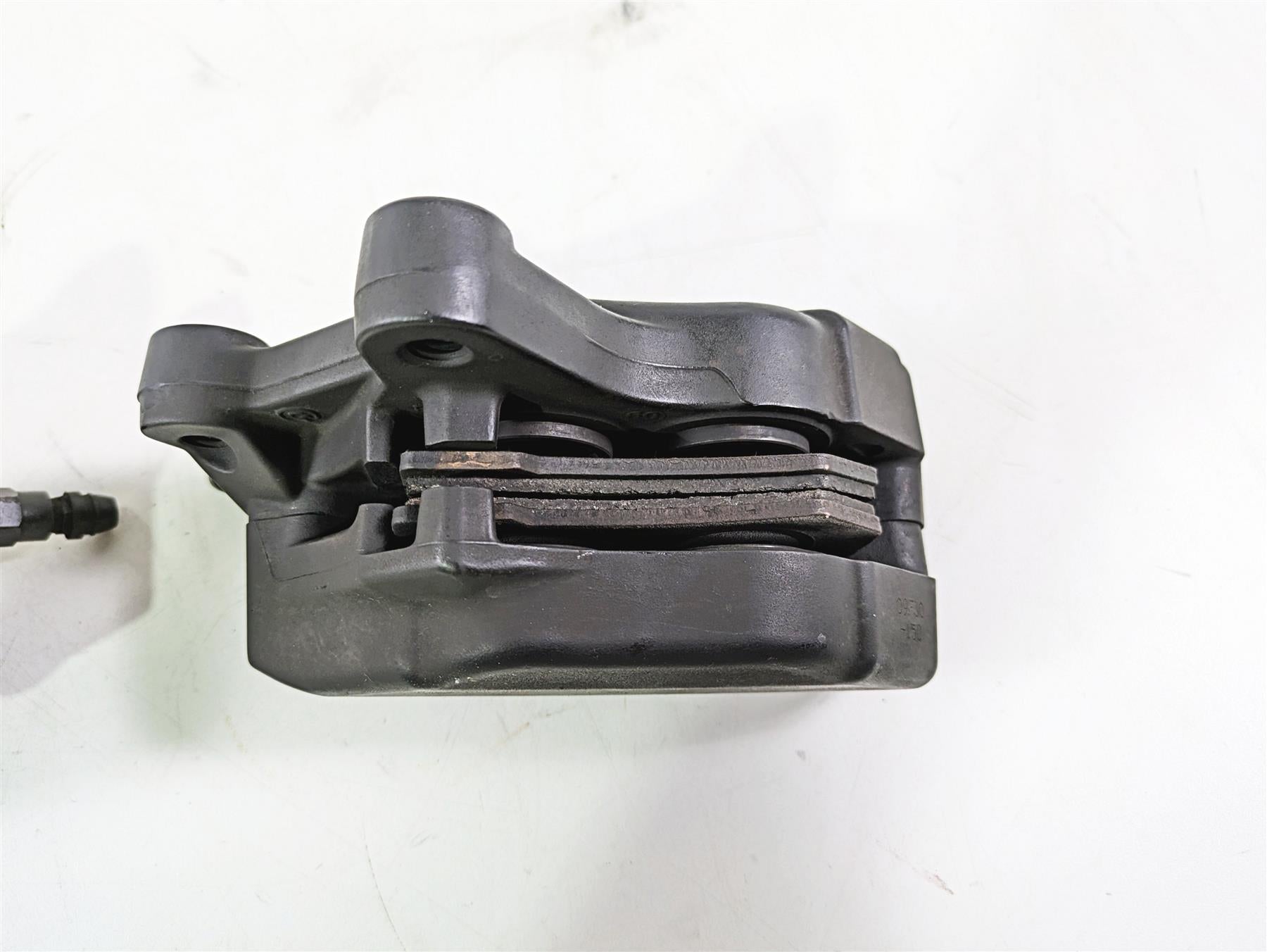 2010 Harley Touring FLHX Street Glide Front Brake Caliper Set 43027-08 44023-08 {{ shop.shopifyCountryName }} - Mototech271
