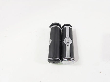 2016 Harley Touring FLHR Road King Willie G Skull Hand Grips - Read 56741-04 {{ shop.shopifyCountryName }} - Mototech271