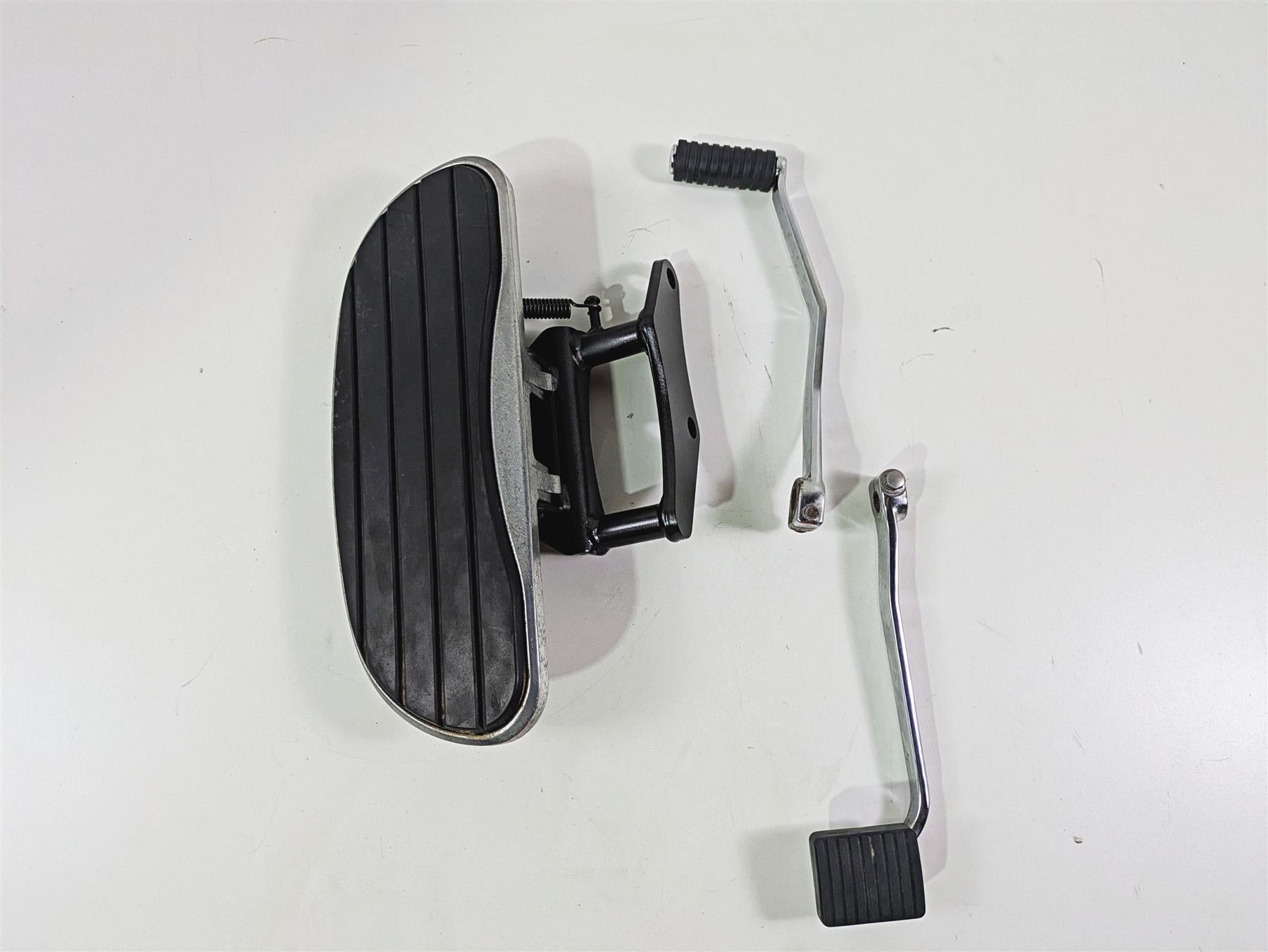 2008 Kawasaki VN1600 Vulcan Nomad Front Left Floorboard & Shifter Set 34003-0061 {{ shop.shopifyCountryName }} - Mototech271