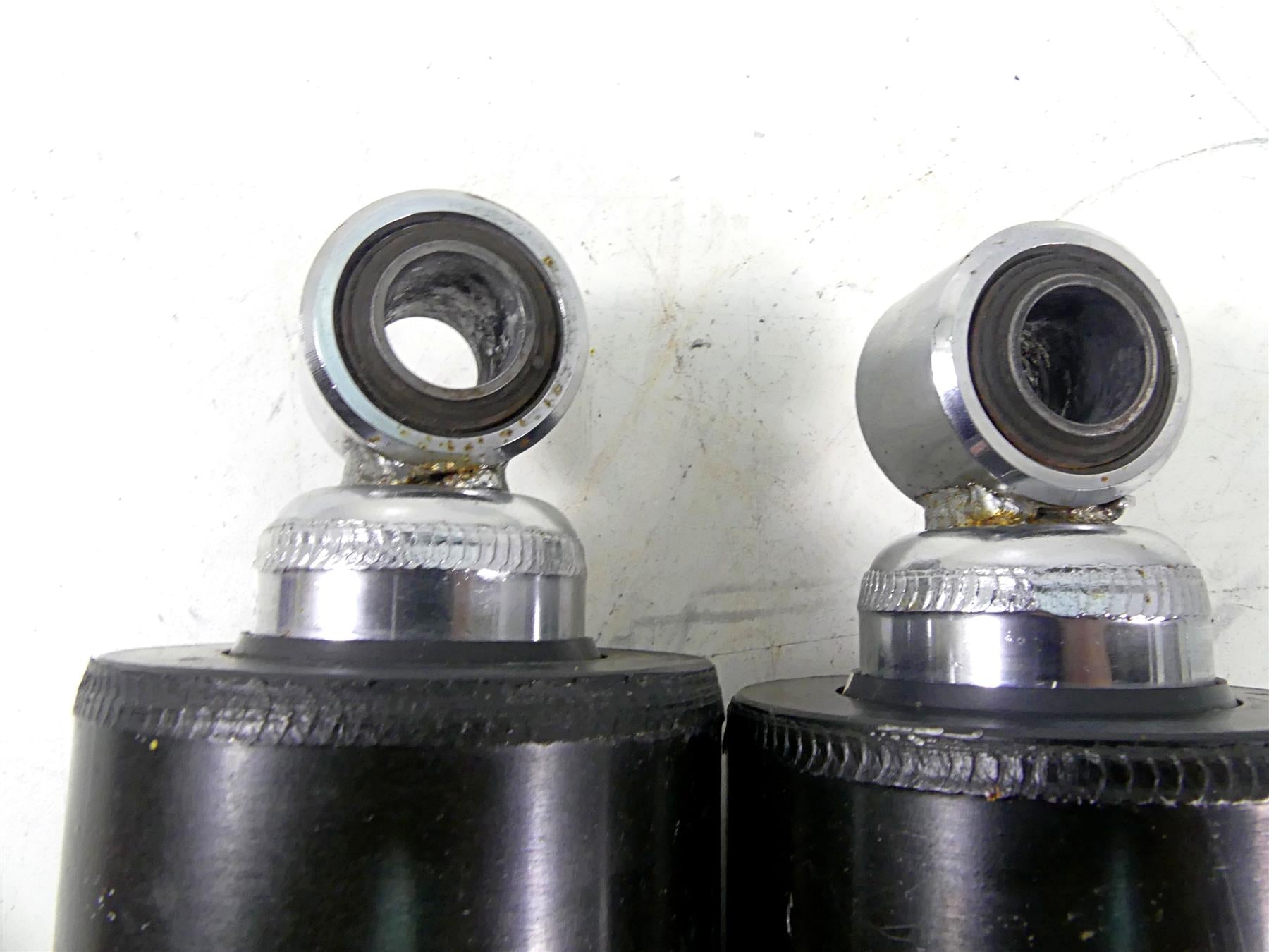 2006 Harley Softail FXSTSI Springer Rear Showa Suspension Shock Set 54508-00B {{ shop.shopifyCountryName }} - Mototech271