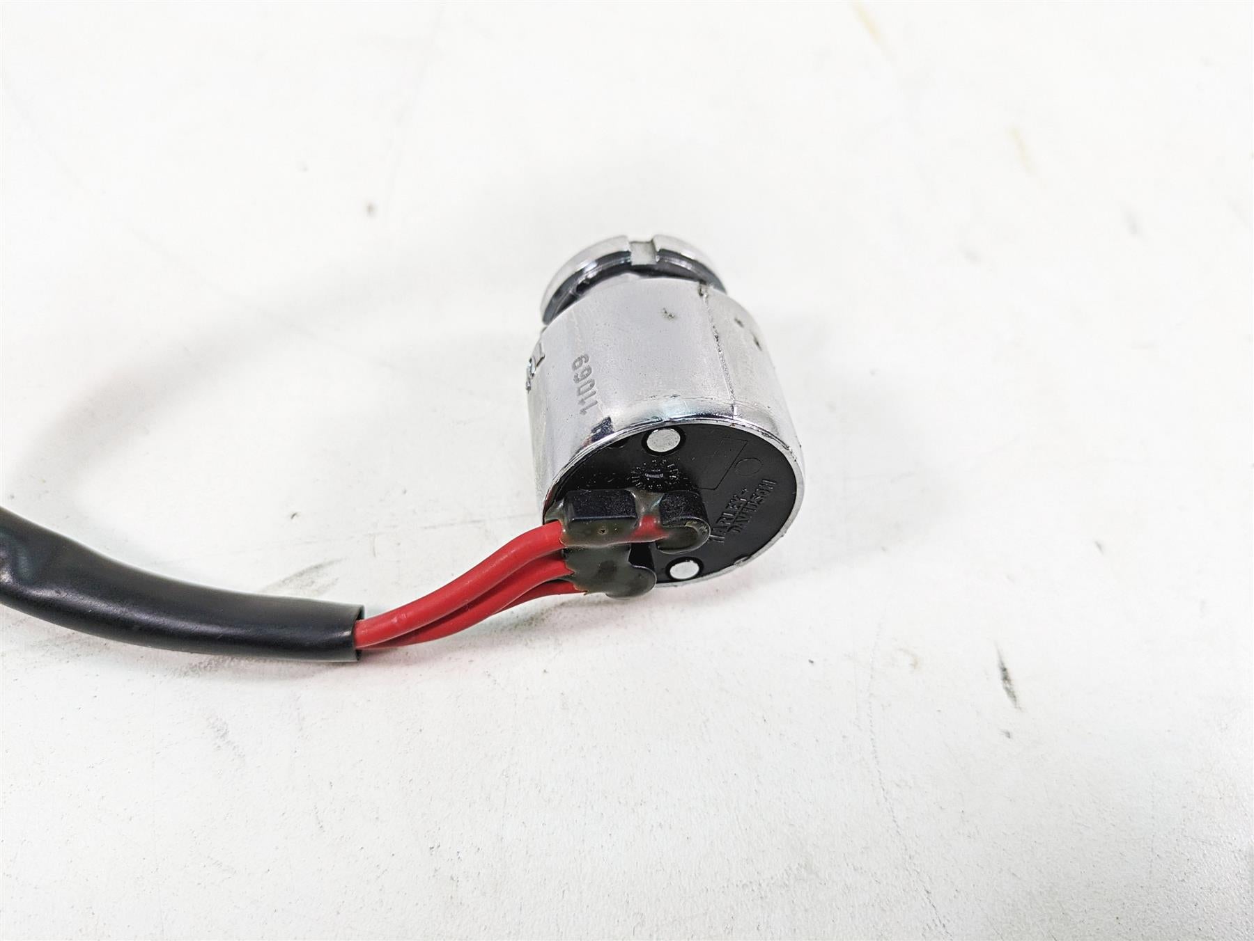 2000 Harley Dyna FXDL Low Rider Ignition Switch Key Lock Set 71421-90B 71428-90B {{ shop.shopifyCountryName }} - Mototech271