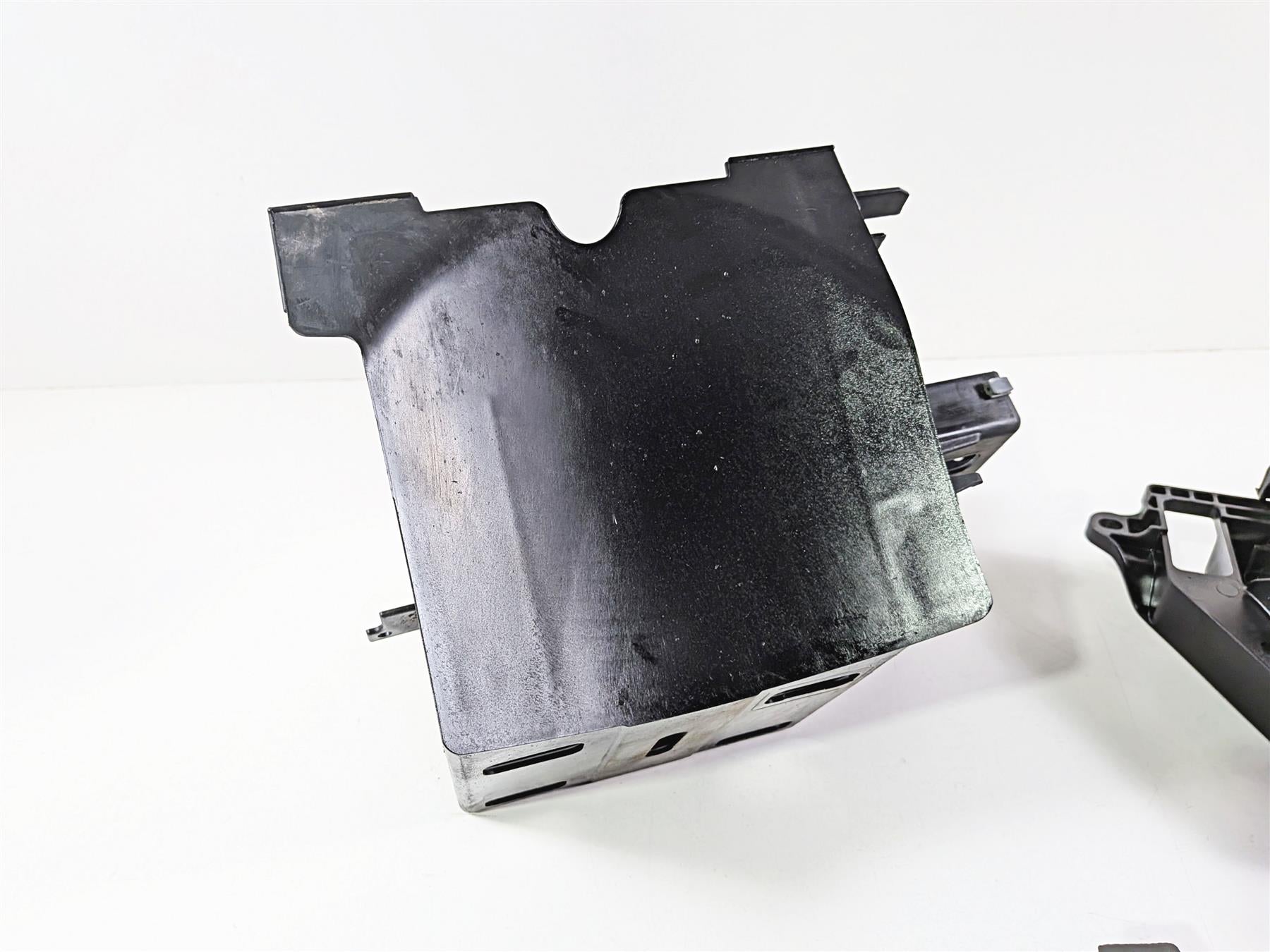 2011 Harley Touring FLHTCU CVO Electra Glide Battery Electric Tray Set 66281-09B-Mototech271