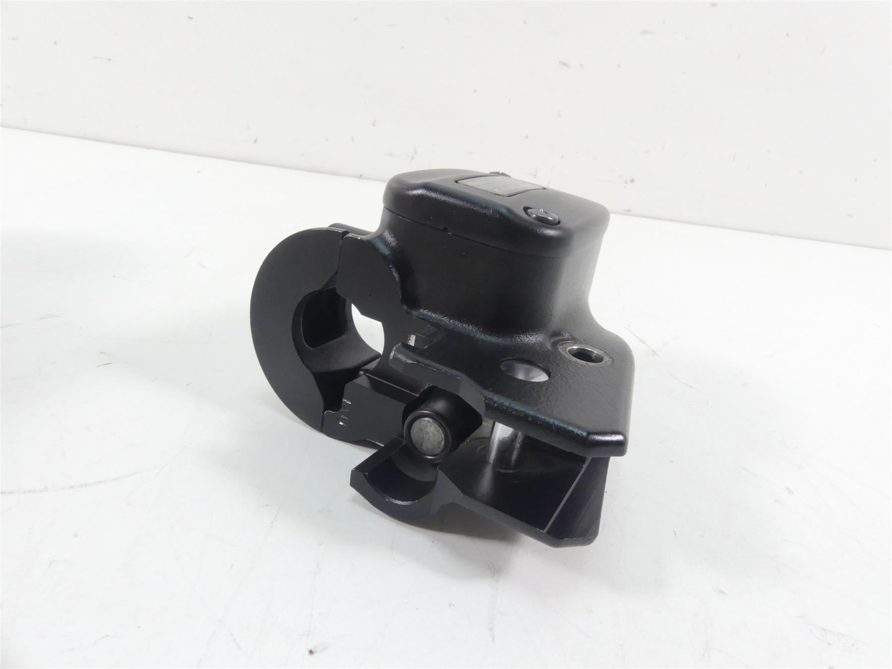 2021 Harley Softail FXBBS 114 Street Bob Front Brake Master Cylinder 41700233 {{ shop.shopifyCountryName }} - Mototech271