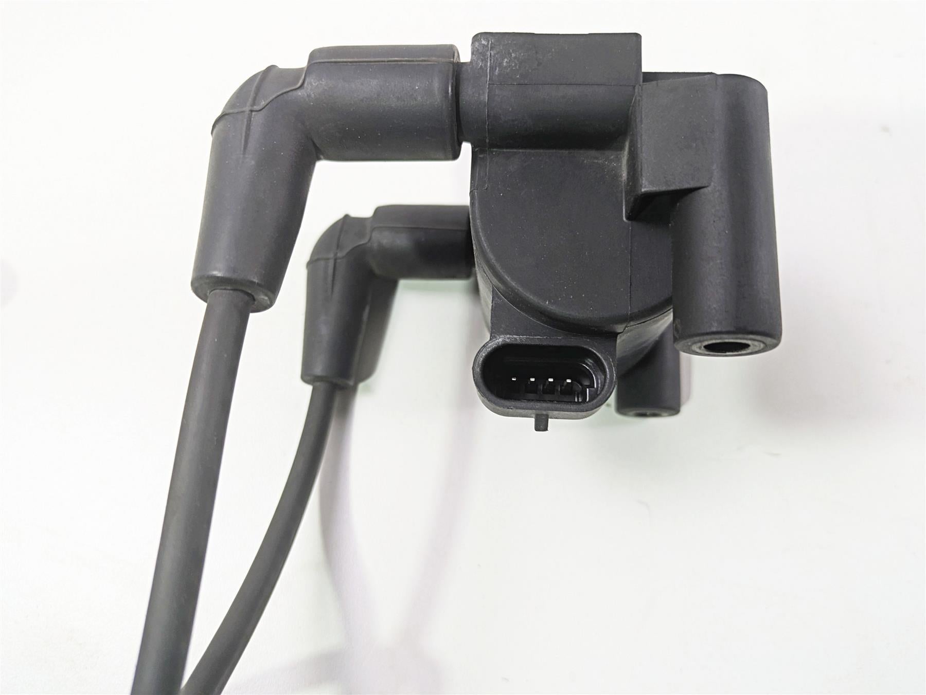2010 Harley Touring FLHXSE CVO Street Glide Ignition Coil Wires Plugs 31696-07A {{ shop.shopifyCountryName }} - Mototech271