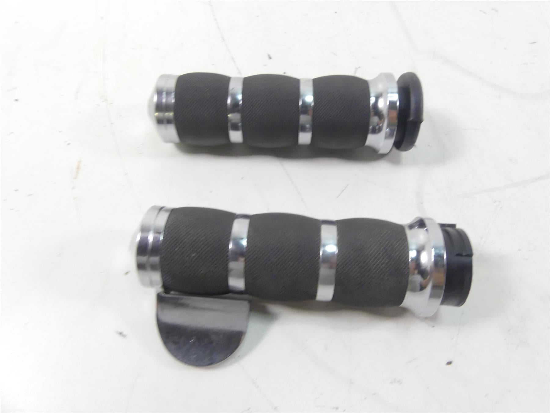 2005 Harley Softail FLSTSC Heritage Springer Hand Grip Cruise Control Set {{ shop.shopifyCountryName }} - Mototech271