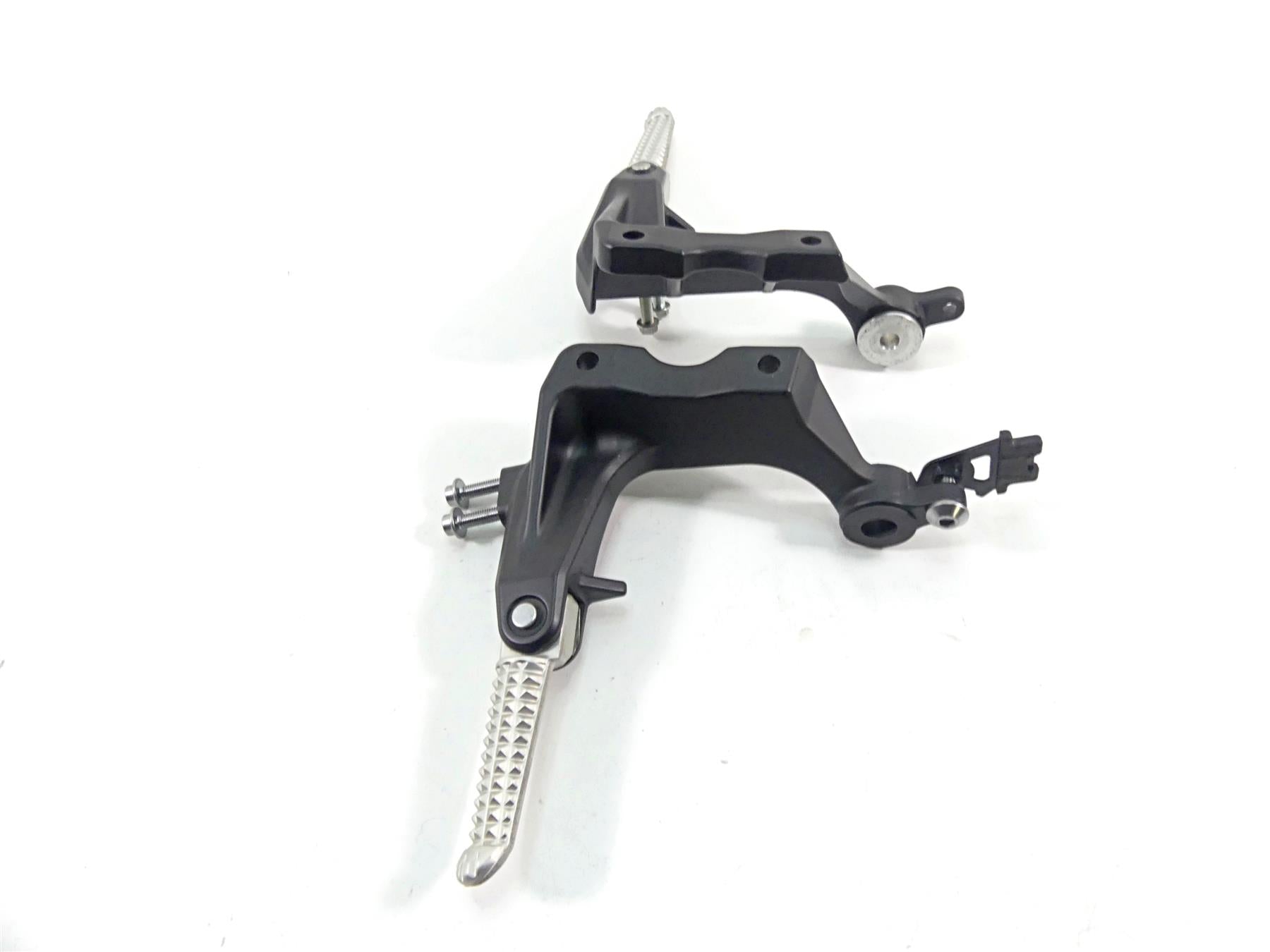 2012 Yamaha VMX17 VMAX 1700 Rear Passenger Footpeg Set 2S3-27430-00 2S3-27440-00 {{ shop.shopifyCountryName }} - Mototech271