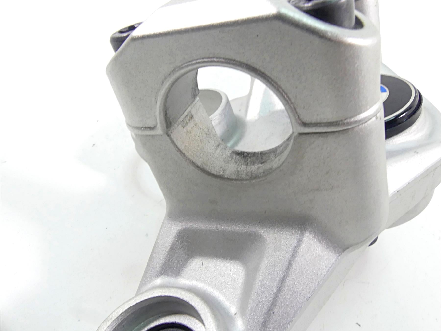 2014 BMW R1200GS K50 Upper Triple Tree Steering Clamp 31428555849 {{ shop.shopifyCountryName }} - Mototech271