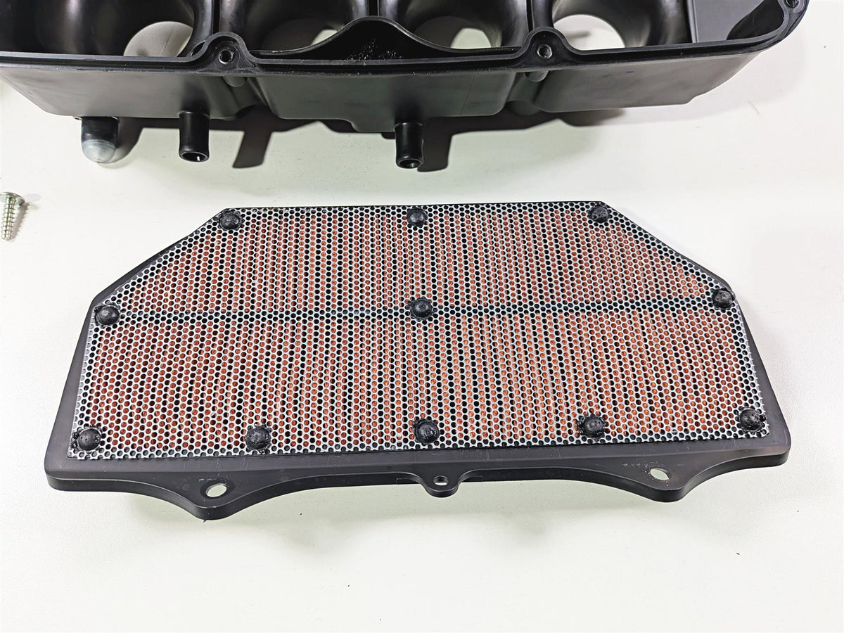 2024 Suzuki GSXR600 Air Box Cleaner Breather Filter 13720-14J01 {{ shop.shopifyCountryName }} - Mototech271