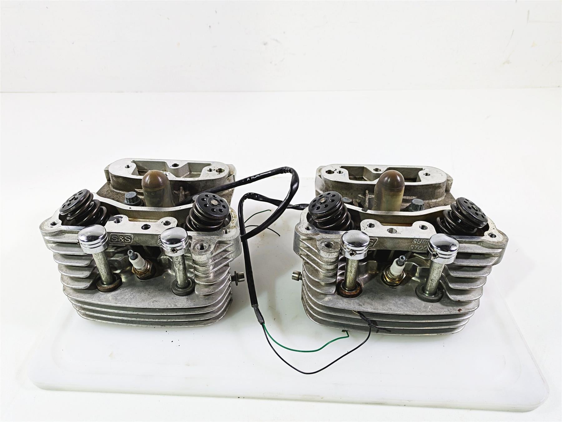 2004 Big Dog Chopper S&S Front Rear Cylinder Head Set 90-1000R 90-1000F 5390634