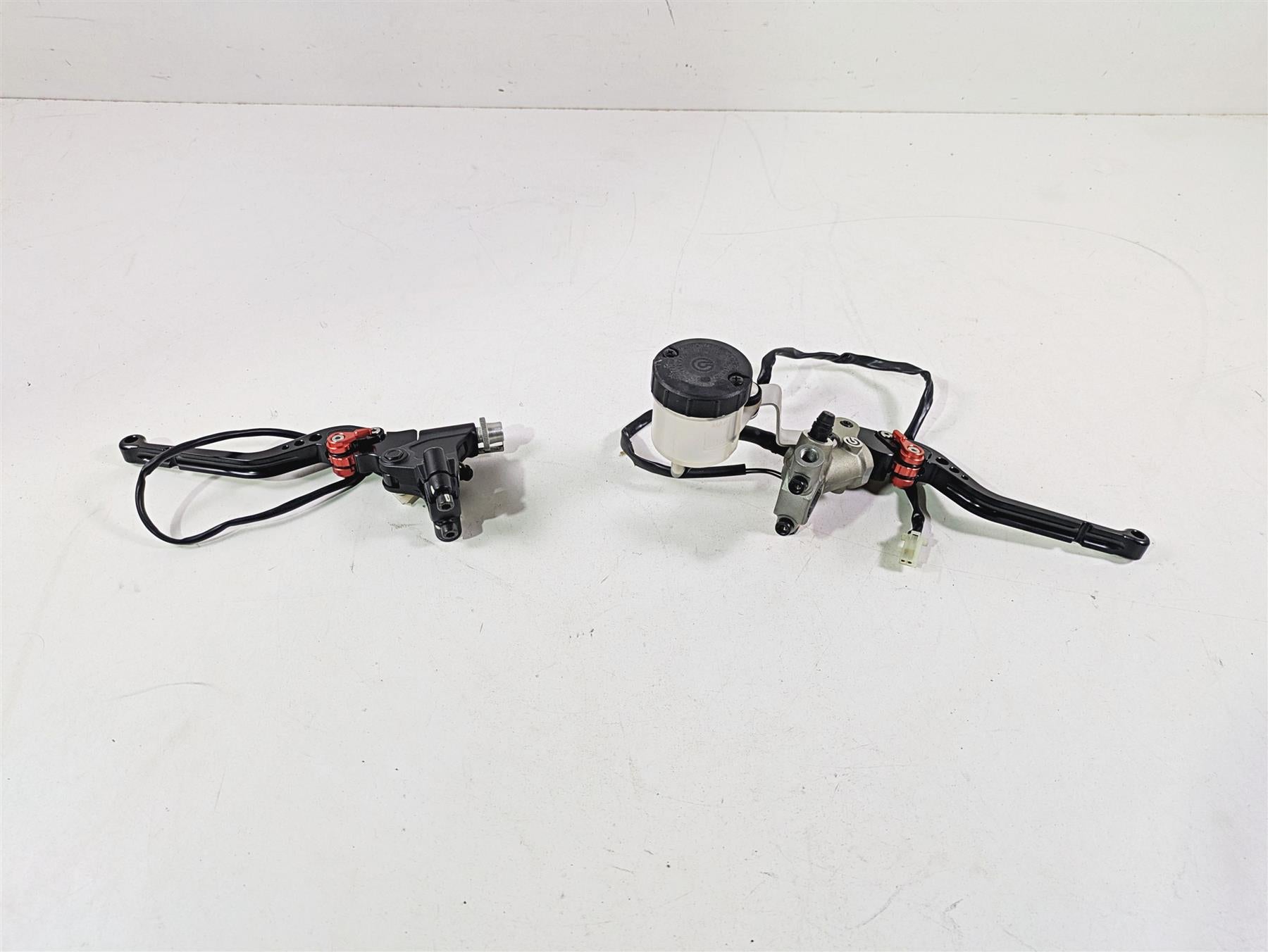 2013 Ducati Hypermotard 821 SP Front Radial Brake Master Cylinder Set 62440822A {{ shop.shopifyCountryName }} - Mototech271