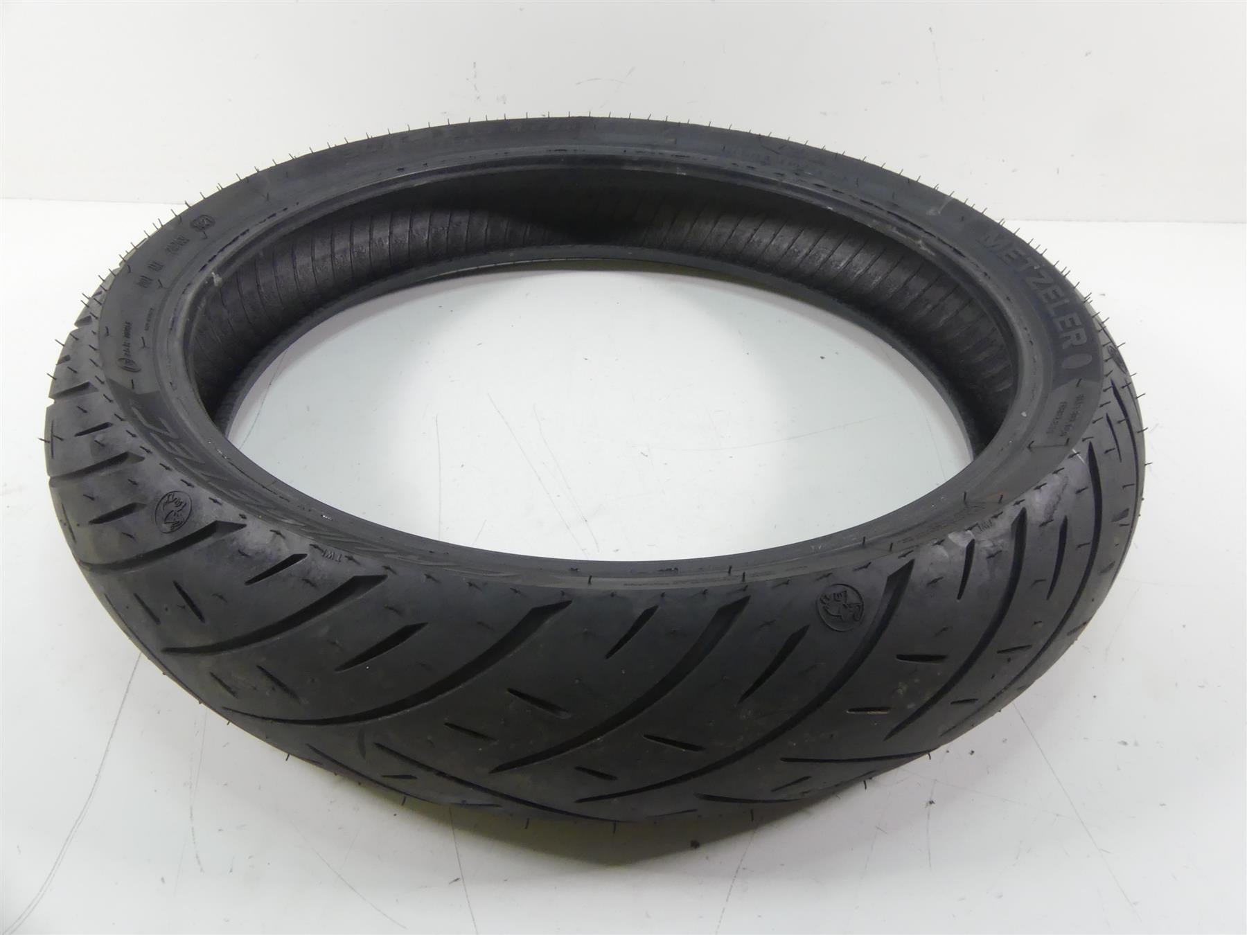 Used Front Motorcycle Tire Metzeler Cruisetec 130/60-19 61H 3576300 {{ shop.shopifyCountryName }} - Mototech271