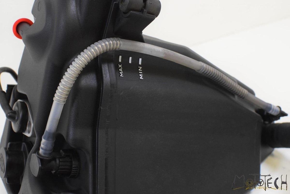 2011 BMW K1300S K1300 S K40 Oil Tank Reservoir Assembly 17218529840 {{ shop.shopifyCountryName }} - Mototech271