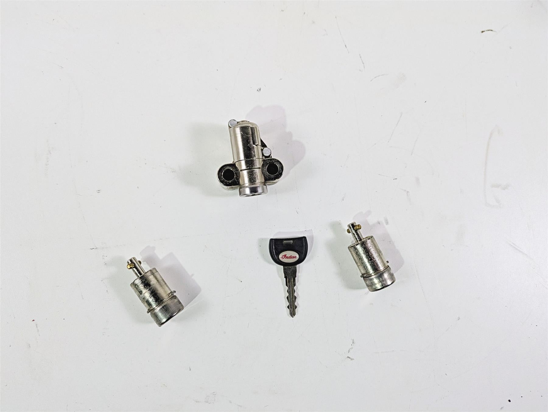 2018 Indian Springfield Dark Horse Fork Saddlebag Locks & Key Set 2635146 {{ shop.shopifyCountryName }} - Mototech271