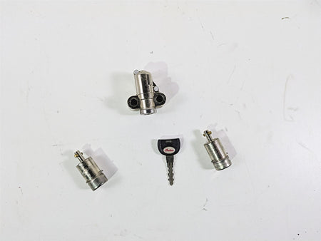 2018 Indian Springfield Dark Horse Fork Saddlebag Locks & Key Set 2635146 {{ shop.shopifyCountryName }} - Mototech271
