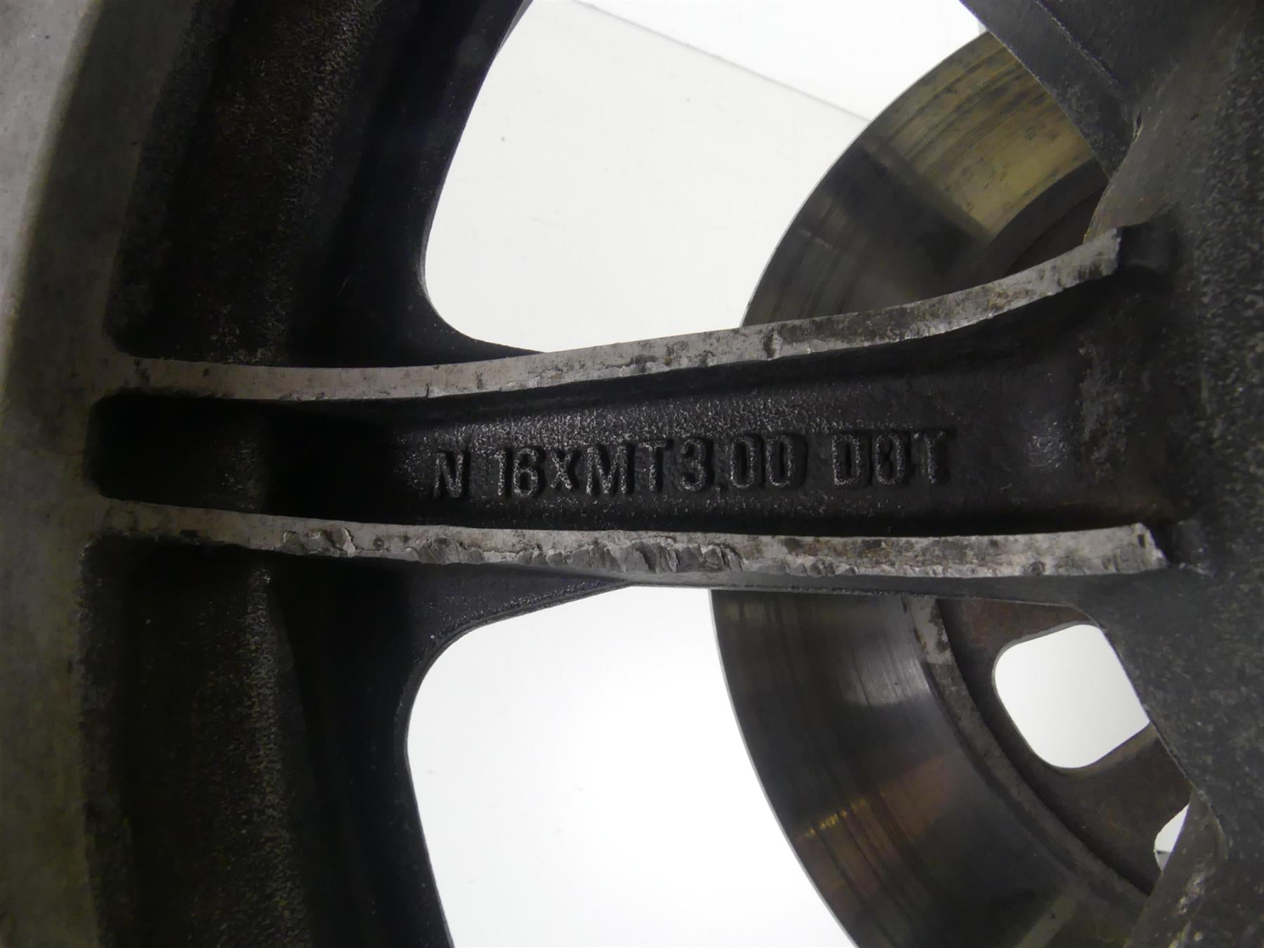 1978 Yamaha XS650 SE Special 16x3 Rear Cast Wheel Rim & Brake Disc 2M0-25338-20 {{ shop.shopifyCountryName }} - Mototech271