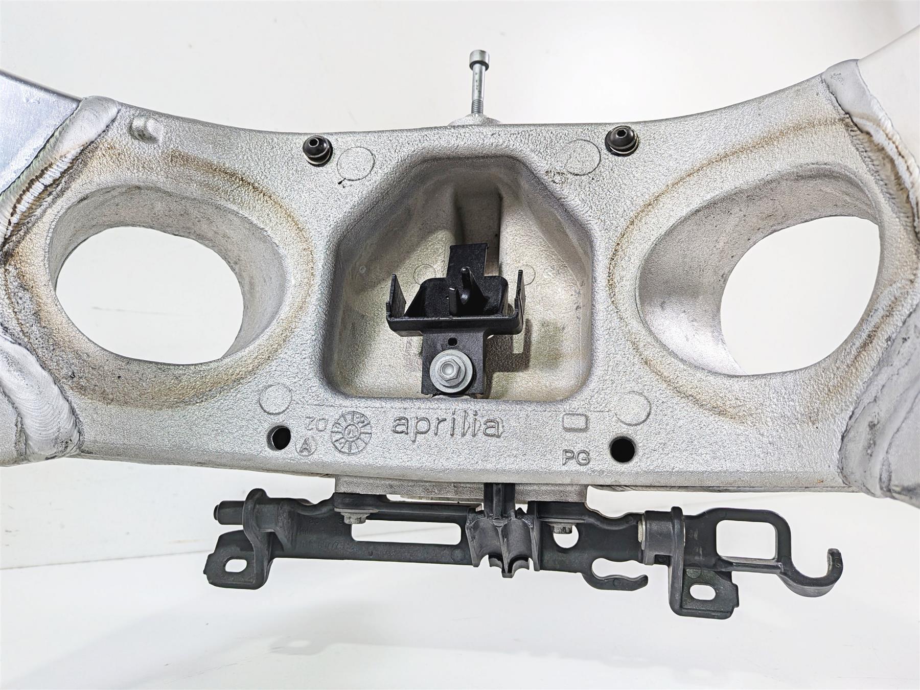 2018 Aprilia RSV4 RR Straight Main Frame Chassis With California Salvage Title 8954604 {{ shop.shopifyCountryName }} - Mototech271