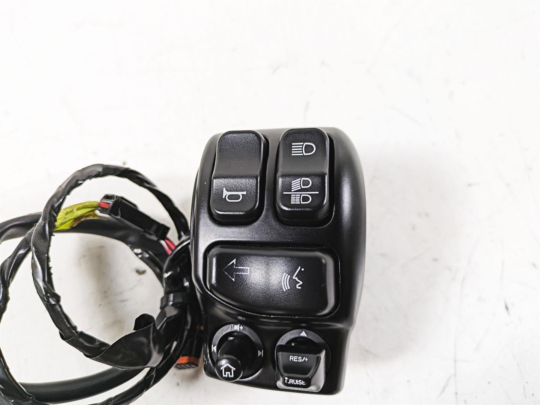 2015 Harley Touring FLHXS Street Glide Left Hand Cruise Control Switch 71500128B {{ shop.shopifyCountryName }} - Mototech271