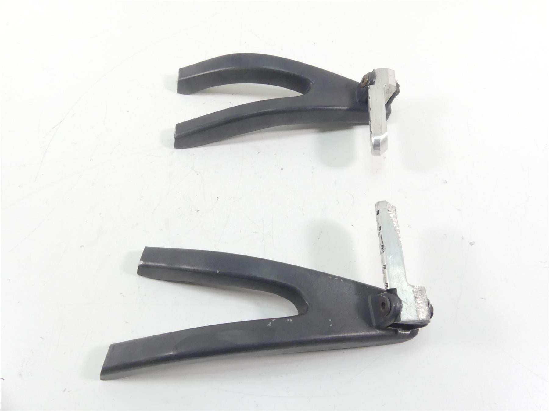 2007 Buell XB12 SS Lightning Rear Passenger Footpeg Set N0055.2AD N0054.2AD {{ shop.shopifyCountryName }} - Mototech271