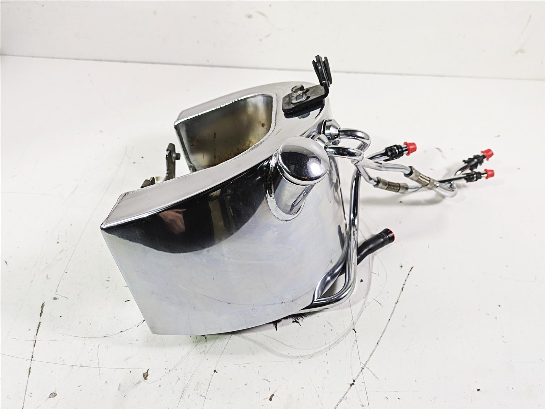 2016 Harley FLSTC Softail Heritage Chrome Oil Tank & Hoses 62498-01A {{ shop.shopifyCountryName }} - Mototech271